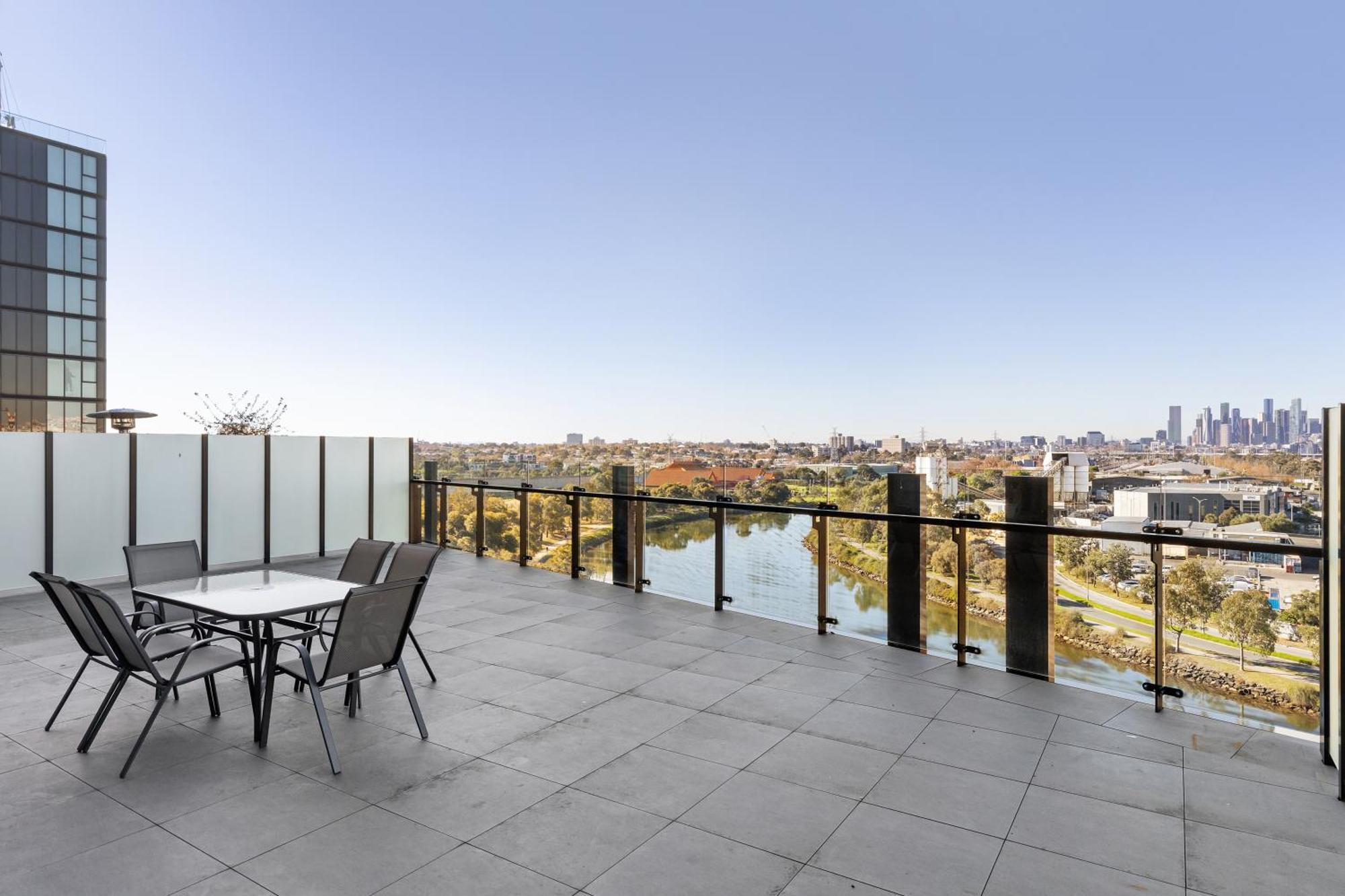 מלבורן Stunning River & City Views And Huge Balcony! מראה חיצוני תמונה